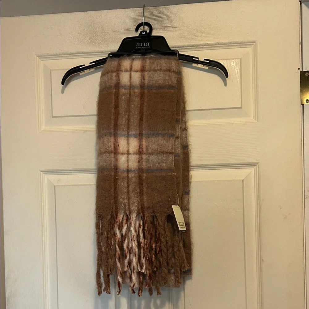 a.n.a. Plaid Scarf Tan